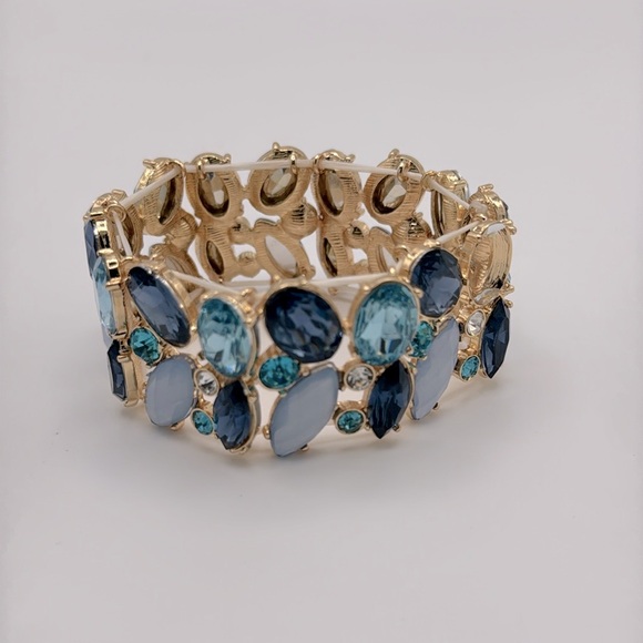 Gold Blue Cluster Bracelet - Picture 7 of 8